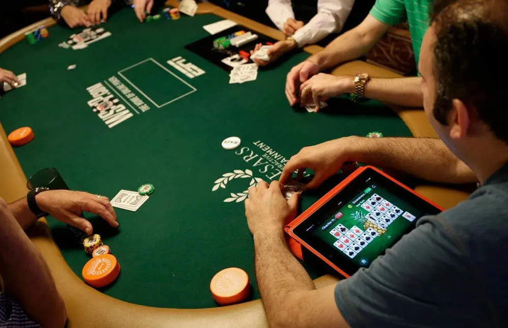 Các lưu ý khi chơi Poker Iwin68